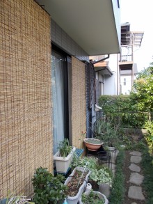 夏の直射日光よけや不意の雨にも雨よけとして役立つオーニングを設置 夏の直射日光よけや不意の雨にも雨よけとして役立つオーニングを設置